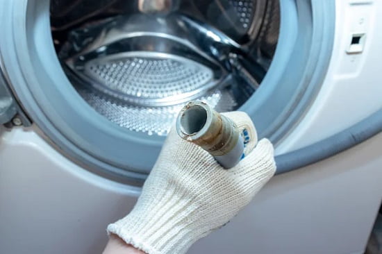 انسداد شلنگ تخلیه و عدم تخلیه کامل آب ماشین لباسشویی