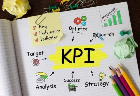 ارتباط تصمیم‌گیری‌های استراتژیک با KPI چیست؟